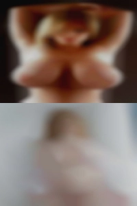 I show for you black pussy in my cam.