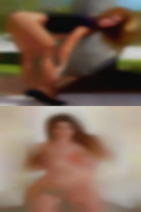What nude women enjoy live music?